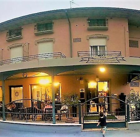 Hotel Biancospino Rímini Exterior foto